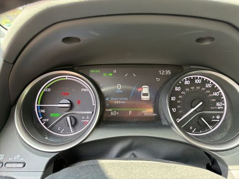 Used 2024 Toyota Camry XSE w/ Cold Weather Package FWD image 5