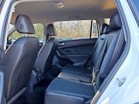 Certified 2022 Volkswagen Tiguan SE image 12
