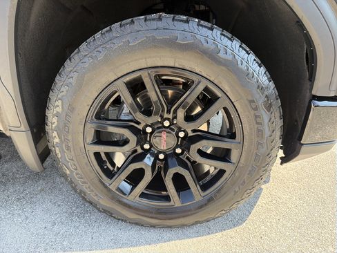 Used 2025 GMC Sierra 1500 Elevation w/ Elevation Premium Package AWD/4WD image 13