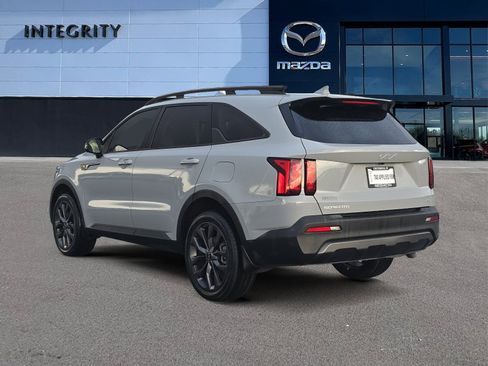 Used 2023 Kia Sorento X-Line EX image 4