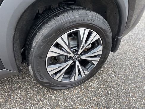 Used 2021 Nissan Rogue SV image 32