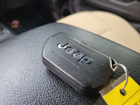 Used 2020 Jeep Wrangler Unlimited Sport AWD/4WD image 38