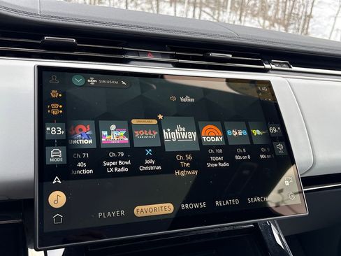 Used 2025 Land Rover Range Rover Sport Dynamic SE image 16