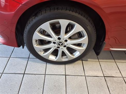 Used 2017 Mercedes-Benz E 300 4MATIC image 5