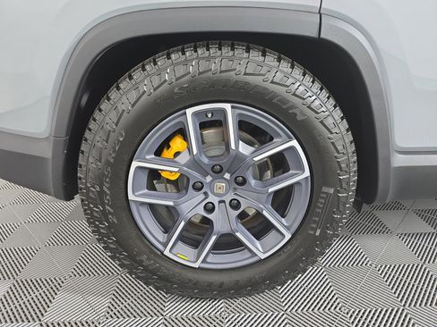 Used 2022 Rivian R1S Launch Edition AWD/4WD image 12