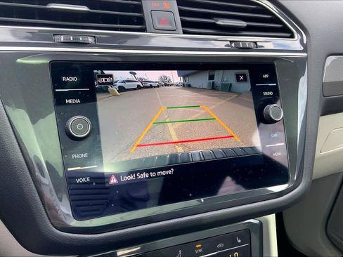 Used 2024 Volkswagen Tiguan SE R-Line image 26