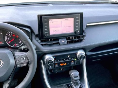 Used 2019 Toyota RAV4 XLE w/ Convenience Package FWD image 6