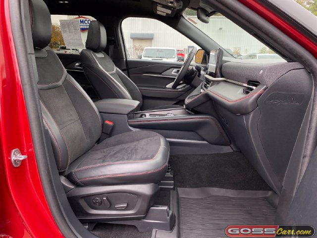 Used 2025 Ford Explorer ST AWD/4WD image 6