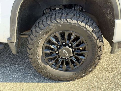 Used 2023 Chevrolet Silverado 2500 LTZ w/ LTZ Plus Package image 26