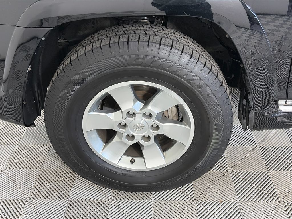 Used 2013 Toyota 4Runner SR5 w/ Convenience Pkg AWD/4WD image 8