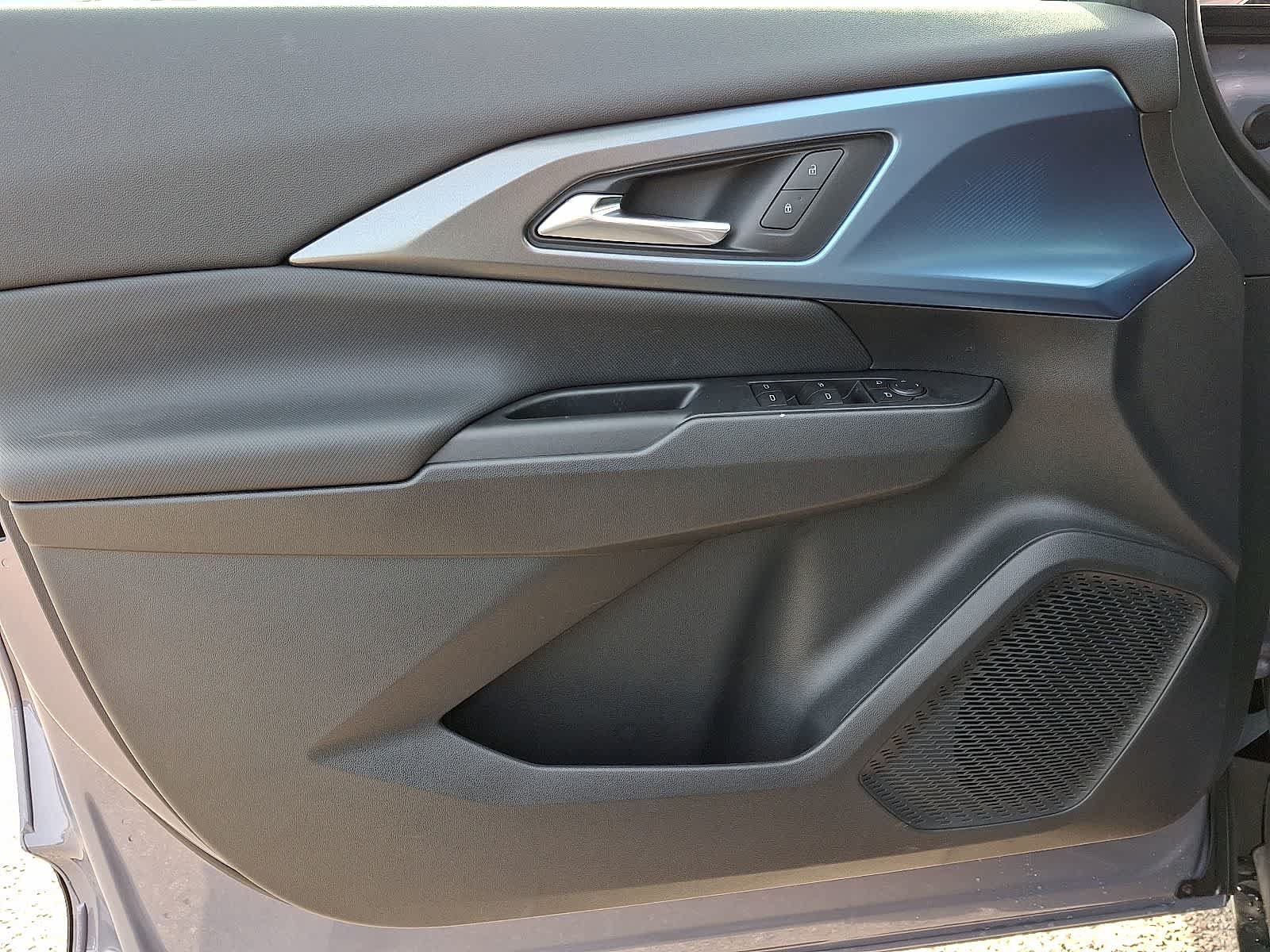 New 2026 Chevrolet Equinox EV LT FWD image 8