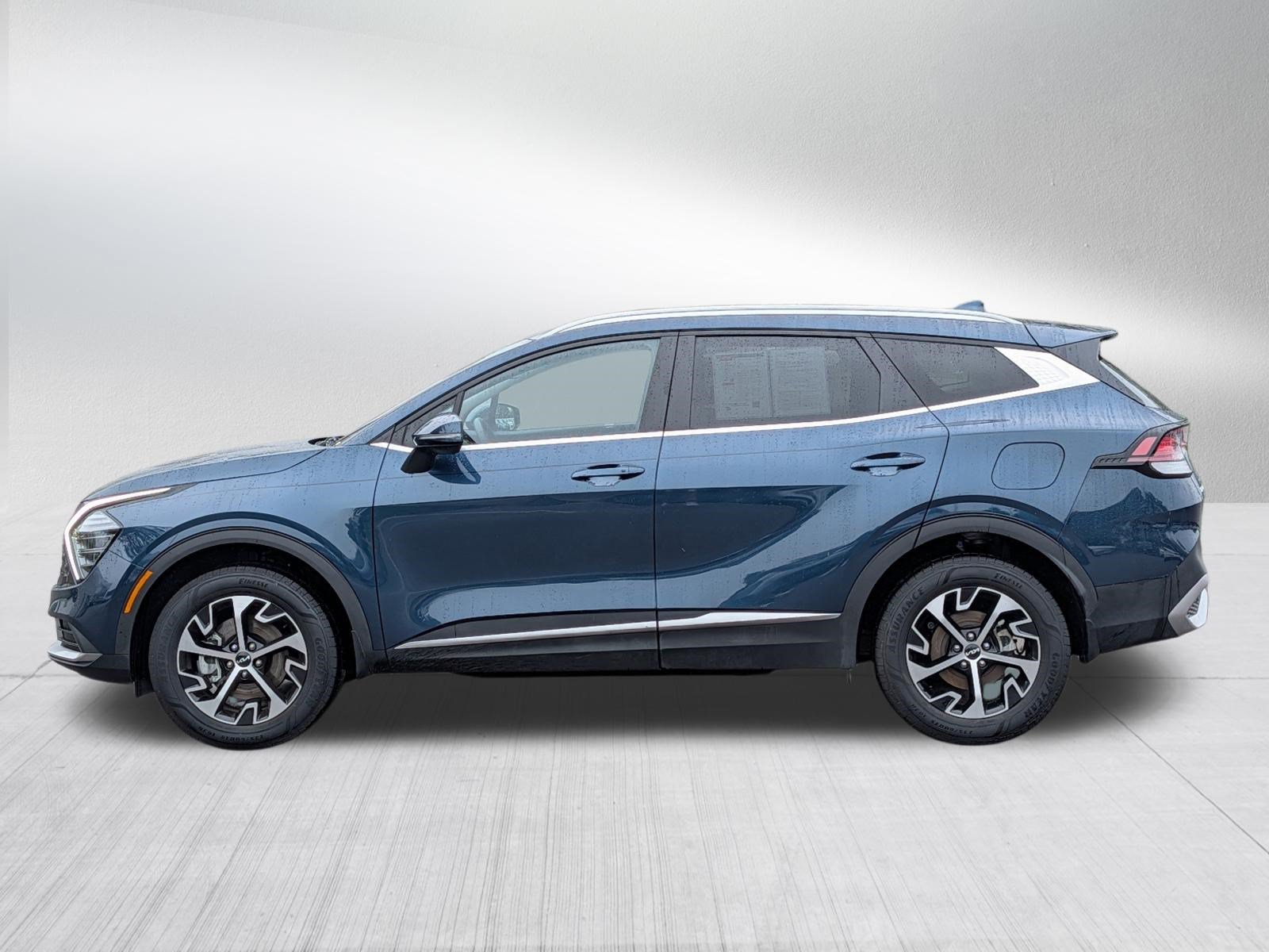 Used 2025 Kia Sportage EX AWD/4WD image 4