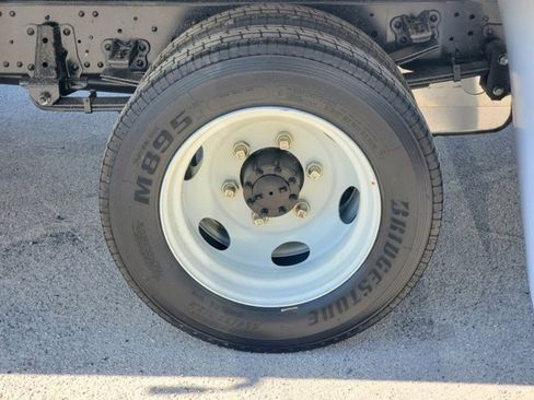 New 2026 Isuzu NPR HD image 4