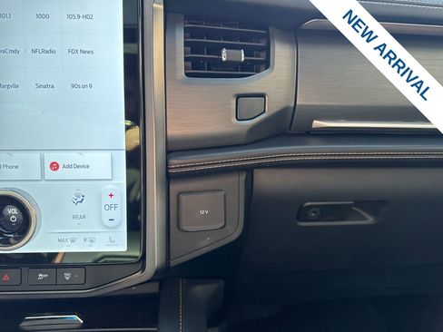 Used 2023 Ford Expedition Platinum image 27