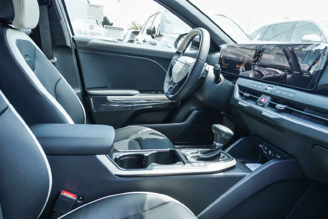 New 2026 Kia K4 GT-Line FWD image 18