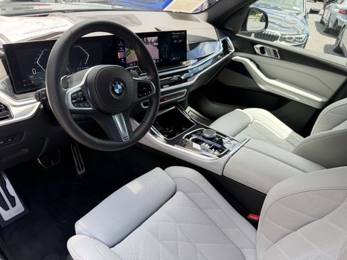 Used 2024 BMW X5 xDrive40i w/ M Sport Package AWD/4WD image 11