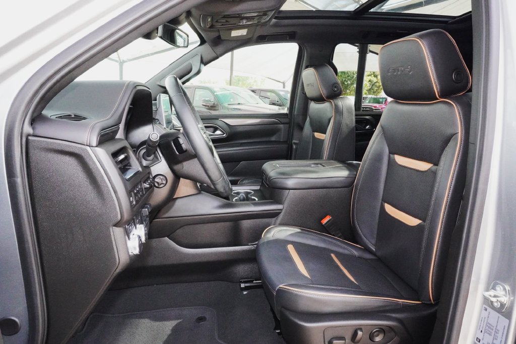 Used 2024 GMC Yukon AT4 w/ Technology Package AWD/4WD image 28