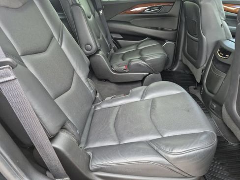 Used 2019 Cadillac Escalade Luxury w/ LPO, Radiant Package AWD/4WD image 21