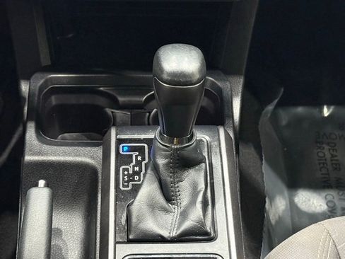 Used 2018 Toyota Tacoma TRD Sport image 22