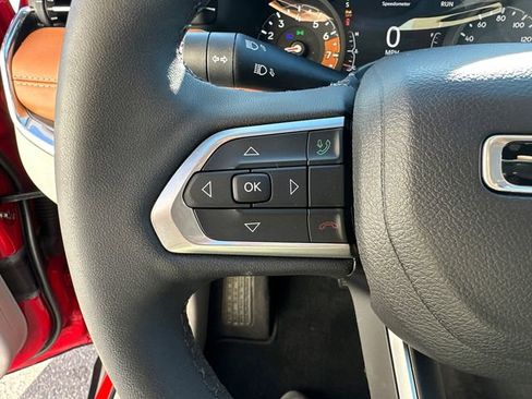 Used 2023 Jeep Compass Limited image 29