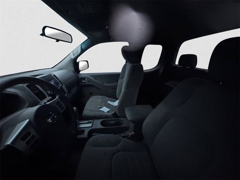 Used 2018 Nissan Frontier S image 6