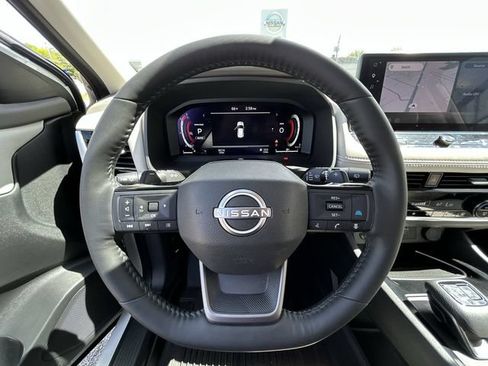Certified 2025 Nissan Rogue SL AWD/4WD image 18