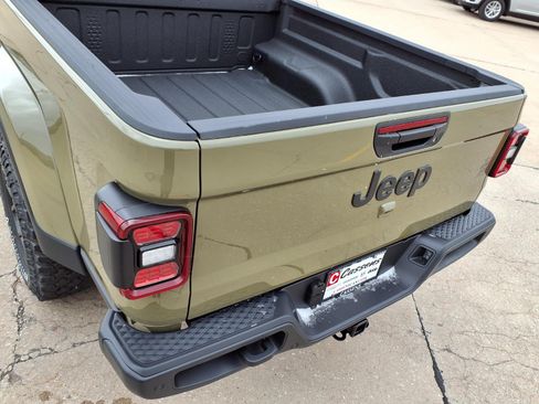 New 2026 Jeep Gladiator Sport AWD/4WD image 17