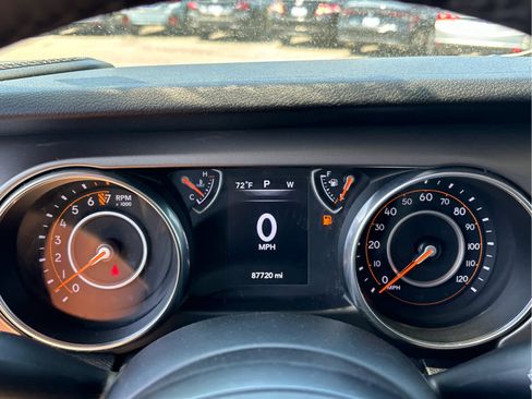Used 2018 Jeep Wrangler Unlimited Sport S AWD/4WD image 14