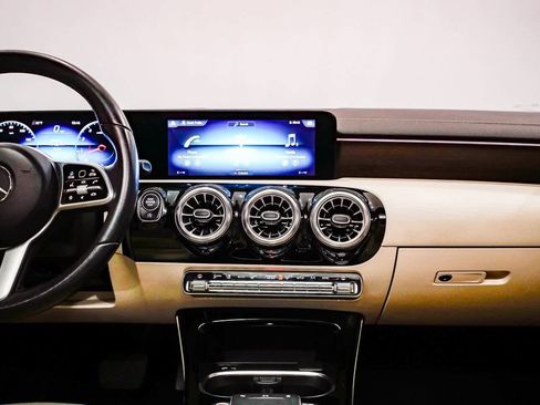 Certified 2022 Mercedes-Benz CLA 250 image 13