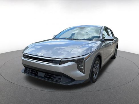 Used 2025 Kia K4 LXS image 4