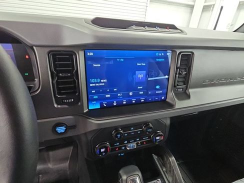 Used 2024 Ford Bronco Black Diamond AWD/4WD image 13