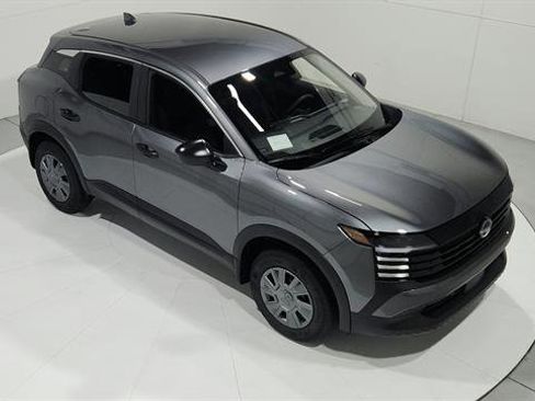 Used 2025 Nissan Kicks S image 14