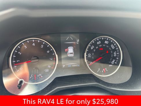 Used 2022 Toyota RAV4 LE FWD image 16