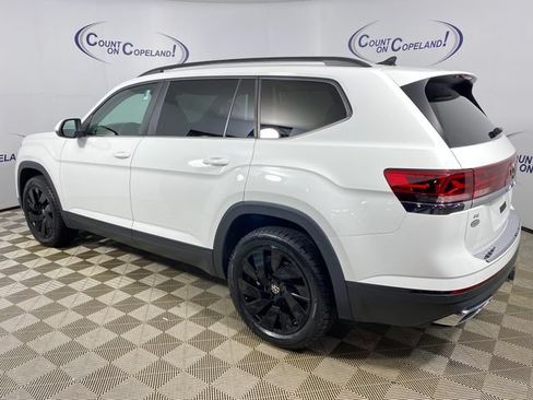 Used 2024 Volkswagen Atlas SE w/ Black Wheel Package AWD/4WD image 4