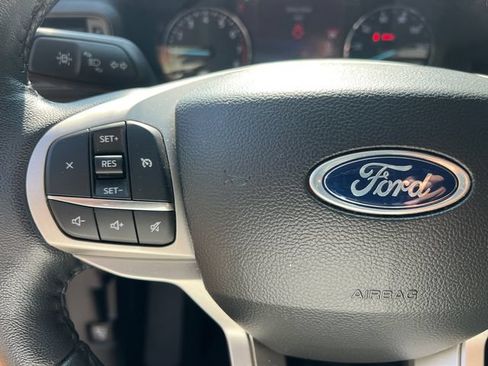 Used 2023 Ford Explorer XLT RWD image 34