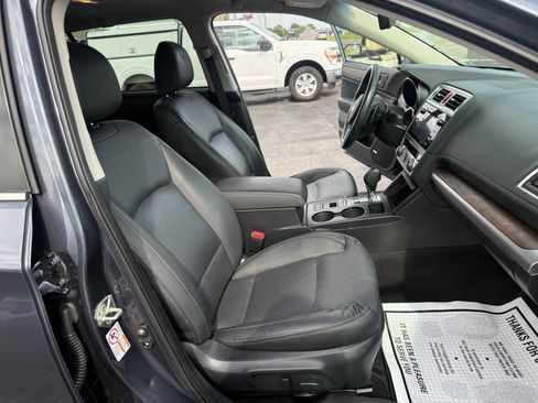 Used 2017 Subaru Outback 2.5i Limited AWD/4WD image 9