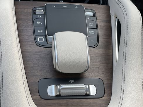 New 2026 Mercedes-Benz GLS 450 4MATIC image 33