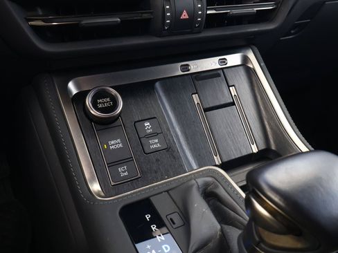 Used 2025 Lexus GX 550 w/ Accessory Package (2T) AWD/4WD image 28