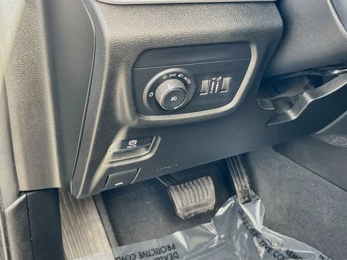 Used 2023 Jeep Grand Cherokee L Limited AWD/4WD image 10