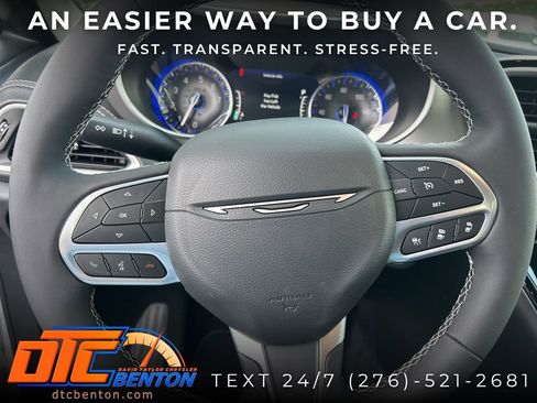 New 2027 Chrysler Pacifica Select FWD image 17