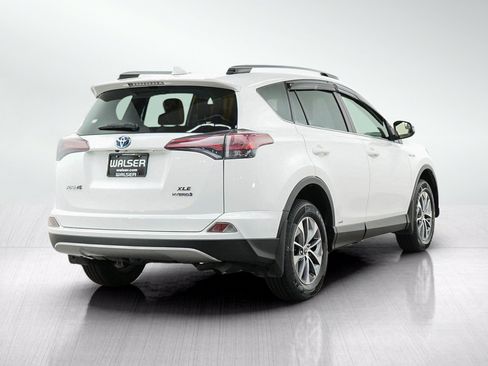 Used 2017 Toyota RAV4 XLE w/ Carpet Mat Package AWD/4WD image 5