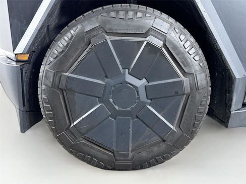 Used 2024 Tesla Cybertruck AWD Crew Cab image 13