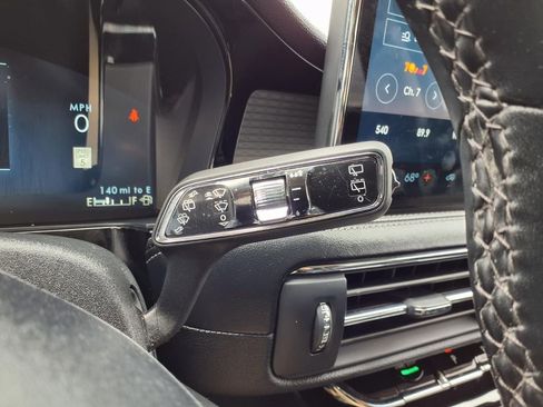 Used 2023 Lincoln Corsair FWD image 18