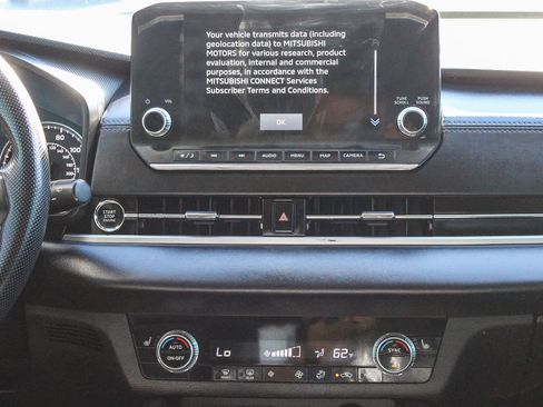 Used 2022 Mitsubishi Outlander SE image 13