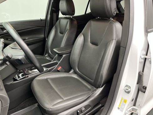 Certified 2024 Buick Encore GX Sport Touring w/ Comfort Package AWD/4WD image 9