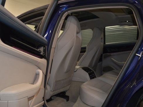 Certified 2025 Porsche Panamera image 34