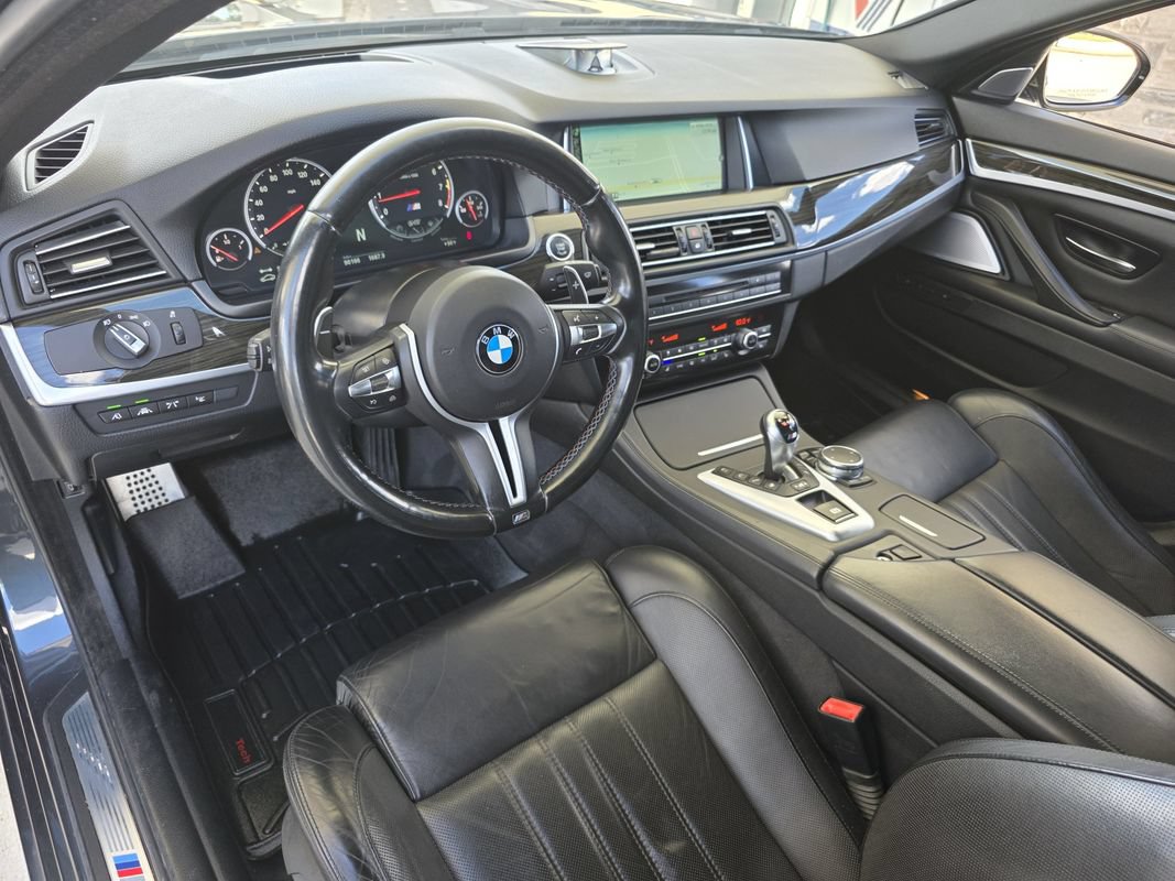 Used 2015 BMW M5 RWD image 12