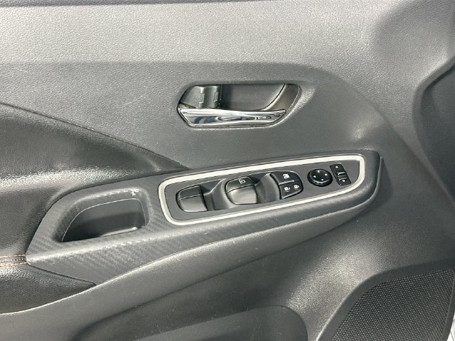 Used 2024 Nissan Versa SR FWD image 22