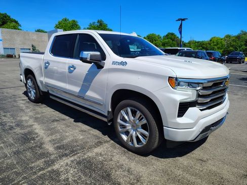 Used 2025 Chevrolet Silverado 1500 High Country AWD/4WD image 3
