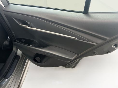Used 2025 Toyota Camry SE FWD image 31